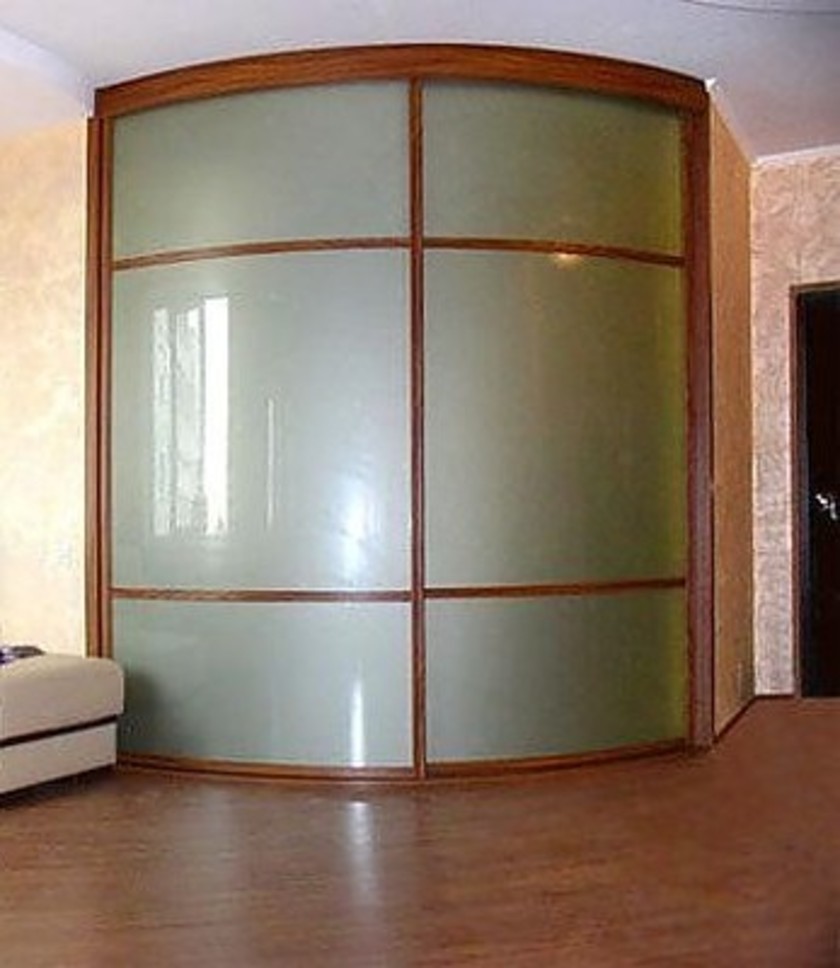 Встроенный шкаф купе радиусный в классическом стиле Владивосток